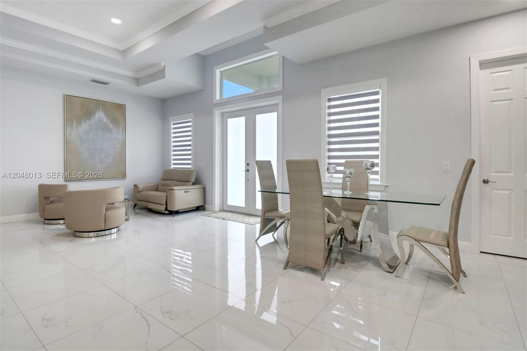 For Sale: $606,500 (3 beds, 2 baths, 1800 Square Feet)