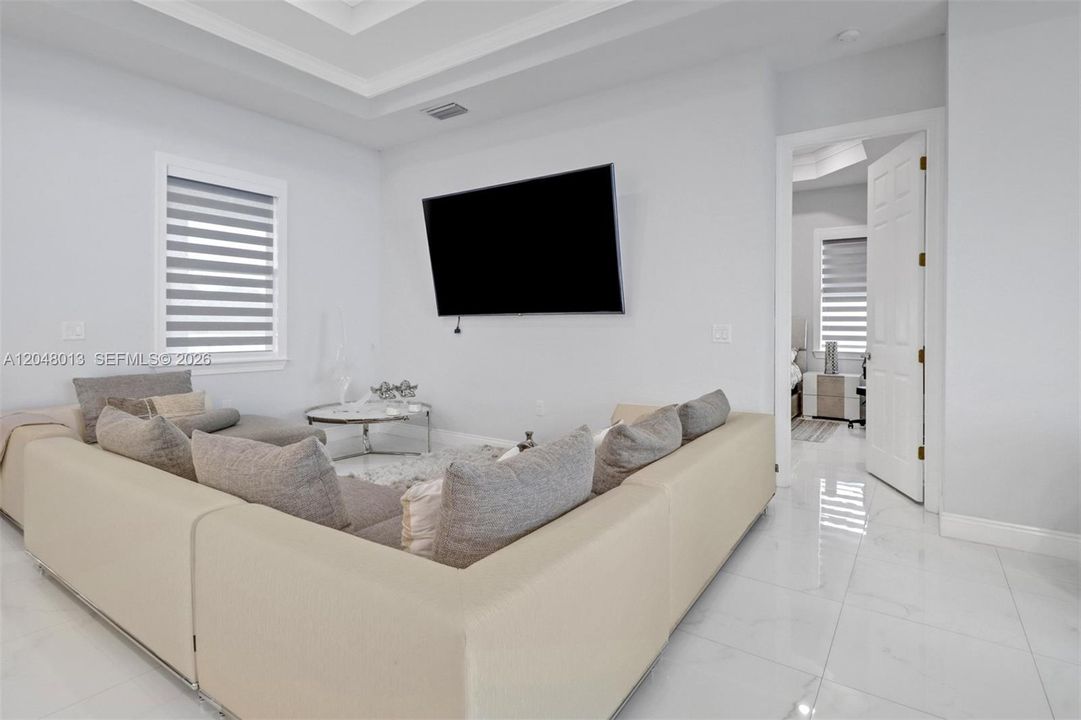 For Sale: $606,500 (3 beds, 2 baths, 1800 Square Feet)