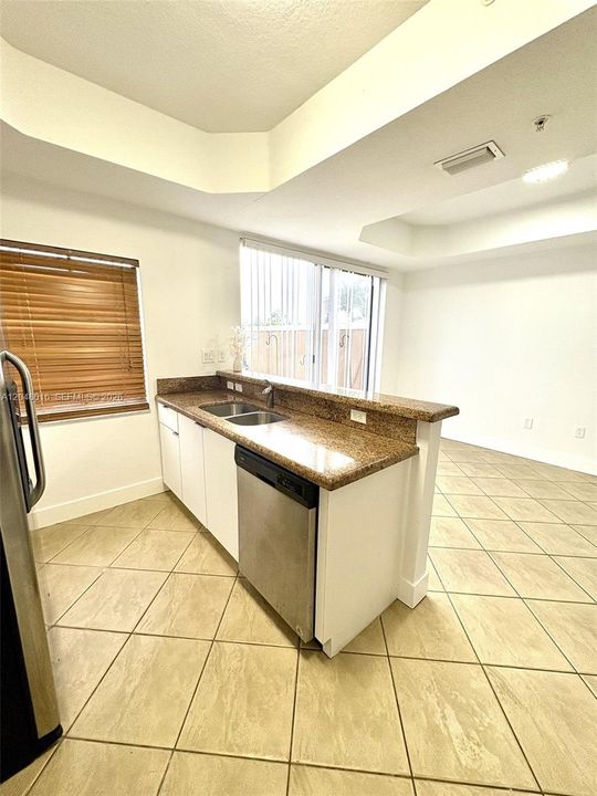 For Rent: $3,100 (3 beds, 2 baths, 1613 Square Feet)