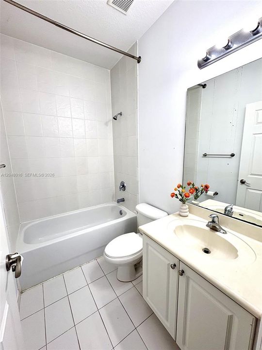 For Rent: $3,100 (3 beds, 2 baths, 1613 Square Feet)