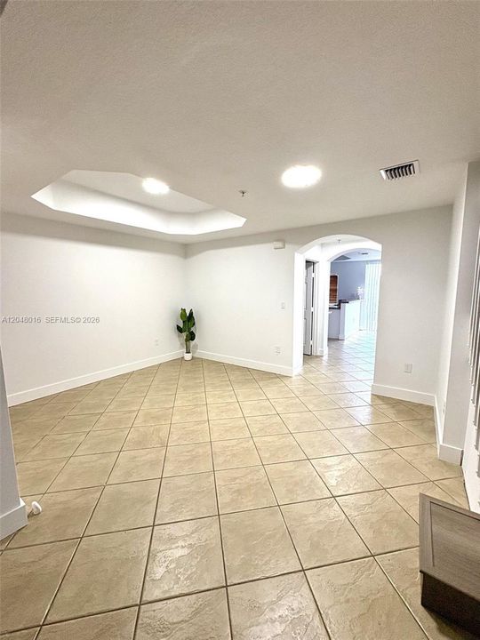For Rent: $3,100 (3 beds, 2 baths, 1613 Square Feet)