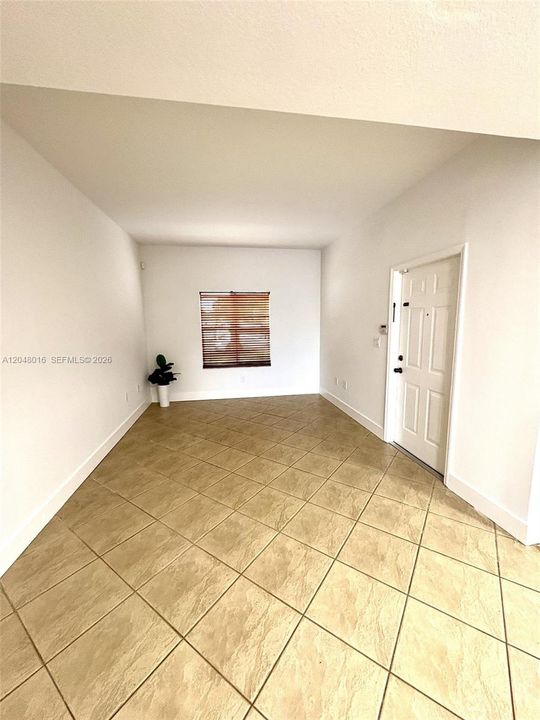 For Rent: $3,100 (3 beds, 2 baths, 1613 Square Feet)