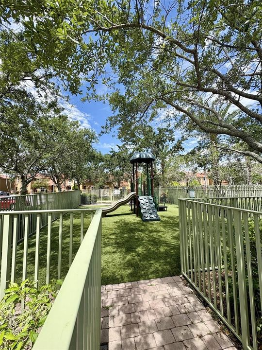 For Rent: $3,100 (3 beds, 2 baths, 1613 Square Feet)