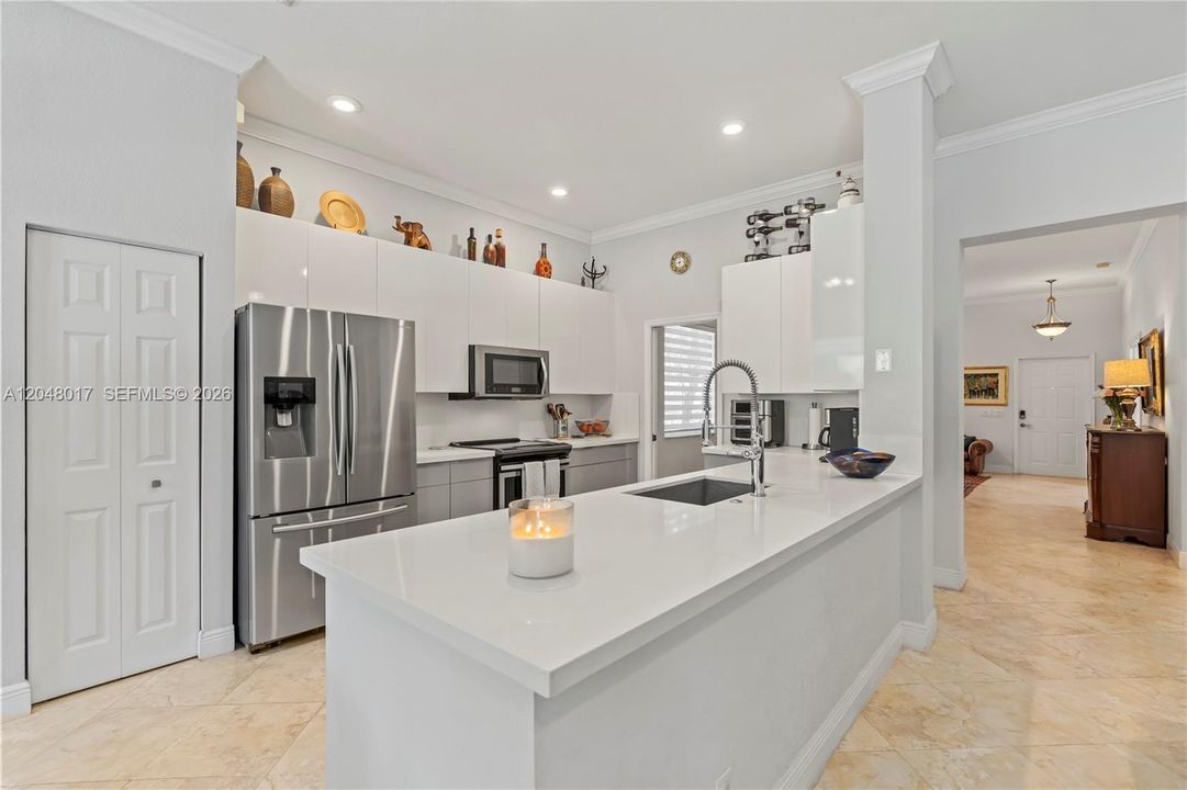 For Rent: $5,450 (4 beds, 2 baths, 2115 Square Feet)