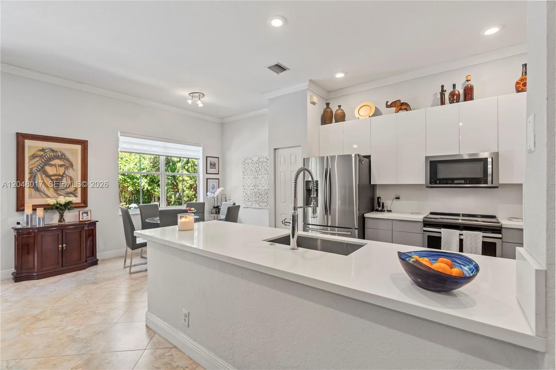 For Rent: $5,450 (4 beds, 2 baths, 2115 Square Feet)