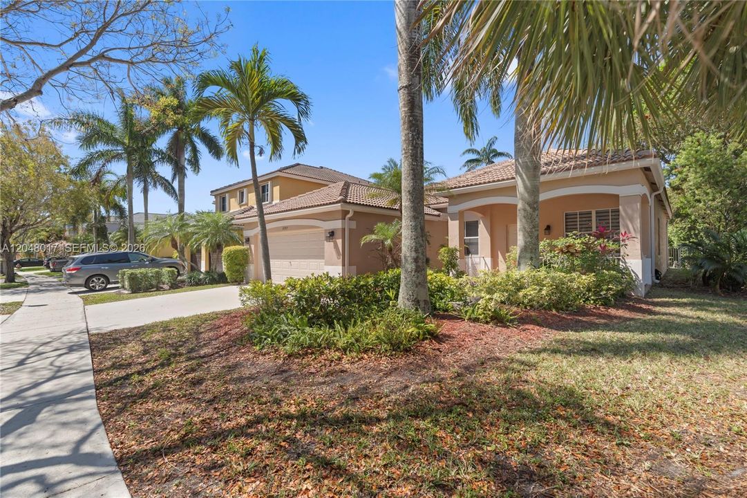 For Rent: $5,450 (4 beds, 2 baths, 2115 Square Feet)