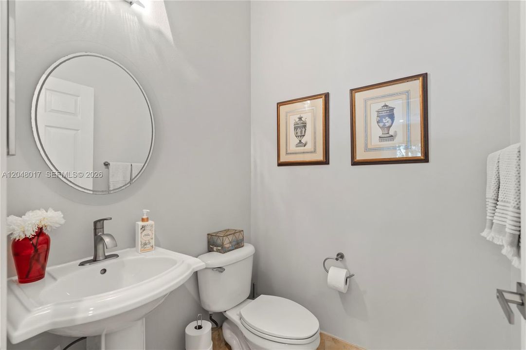 For Rent: $5,450 (4 beds, 2 baths, 2115 Square Feet)