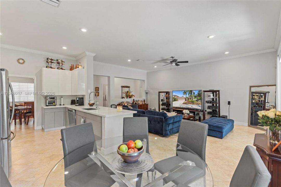 For Rent: $5,450 (4 beds, 2 baths, 2115 Square Feet)