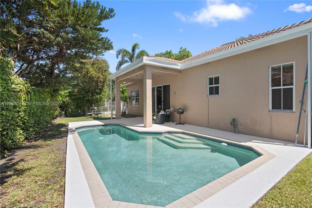 For Rent: $5,450 (4 beds, 2 baths, 2115 Square Feet)