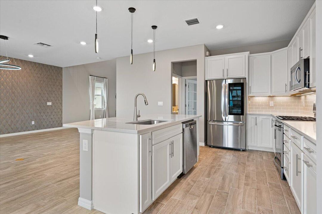 KITCHEN ISLAND, CABINETS