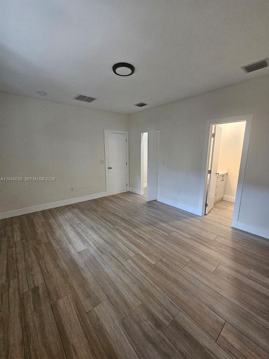 В аренду: $3,500 (3 спален, 2 ванн, 2830 Квадратных фут)