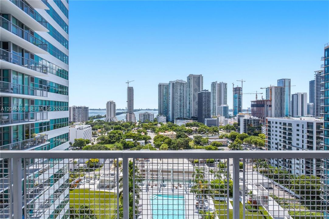 На продажу: $679,999 (2 спален, 2 ванн, 1142 Квадратных фут)