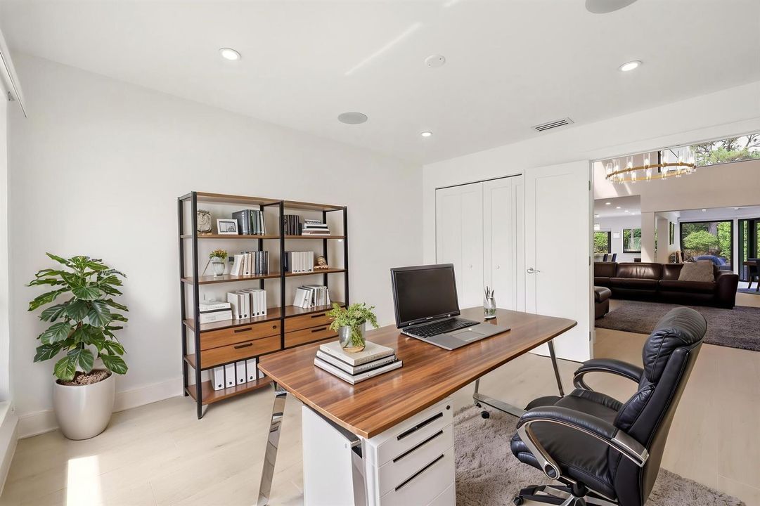 Bedroom 3/Home Office
