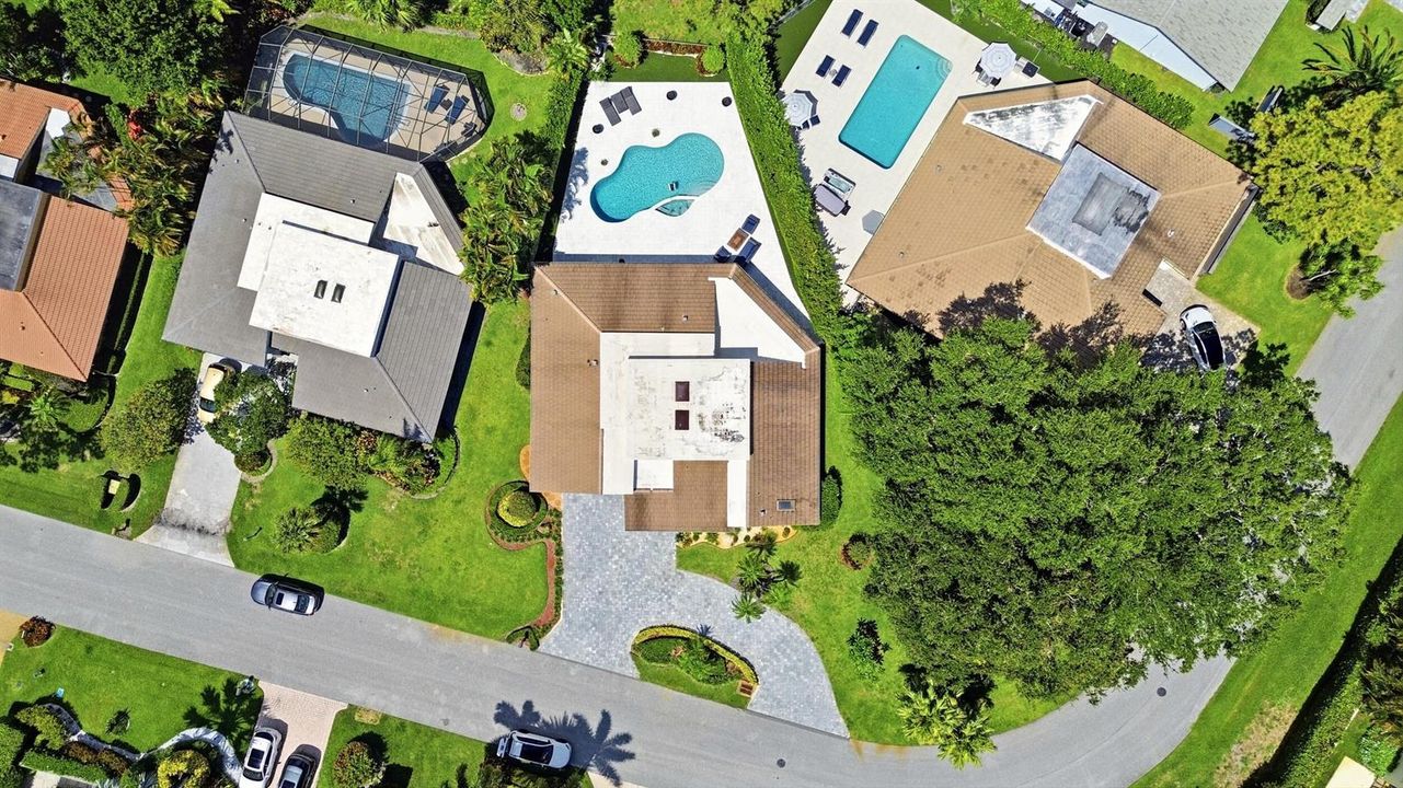 Oversized Property Backs to Preserve