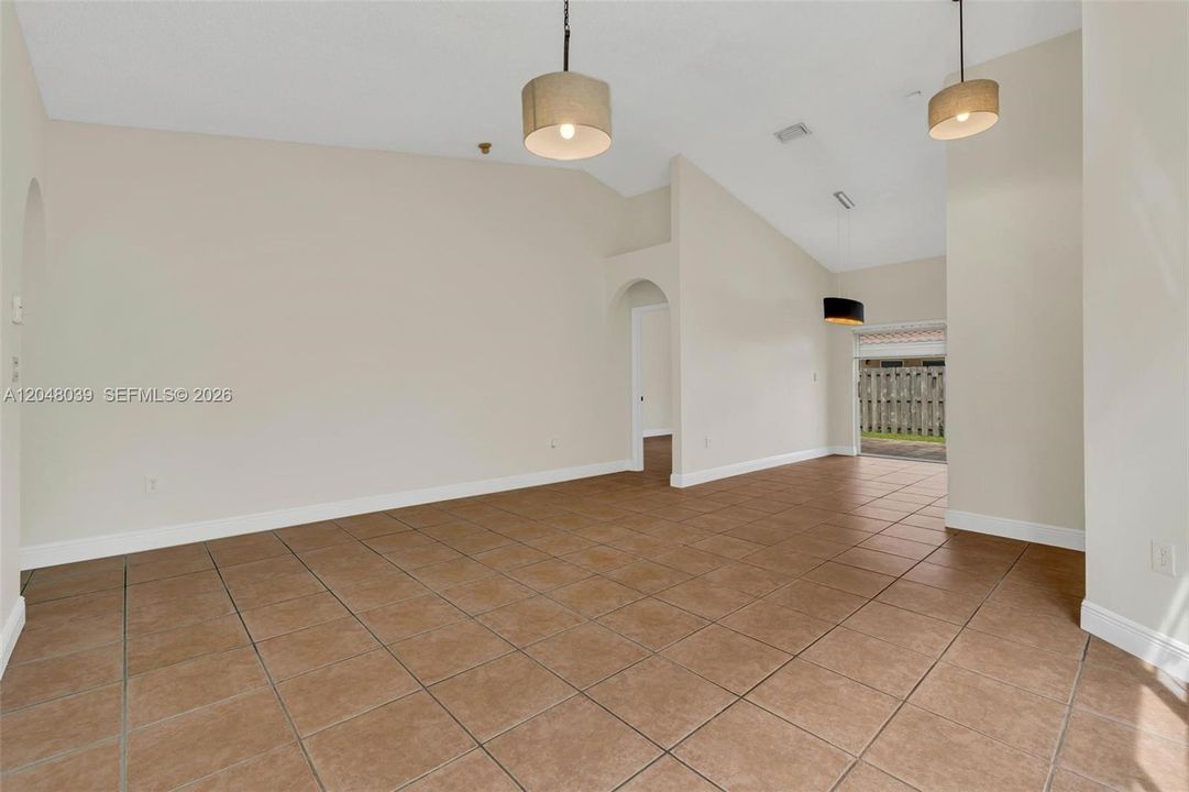 For Sale: $620,000 (3 beds, 2 baths, 1392 Square Feet)
