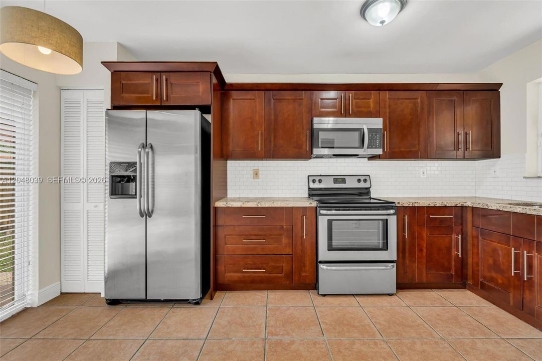 For Sale: $620,000 (3 beds, 2 baths, 1392 Square Feet)
