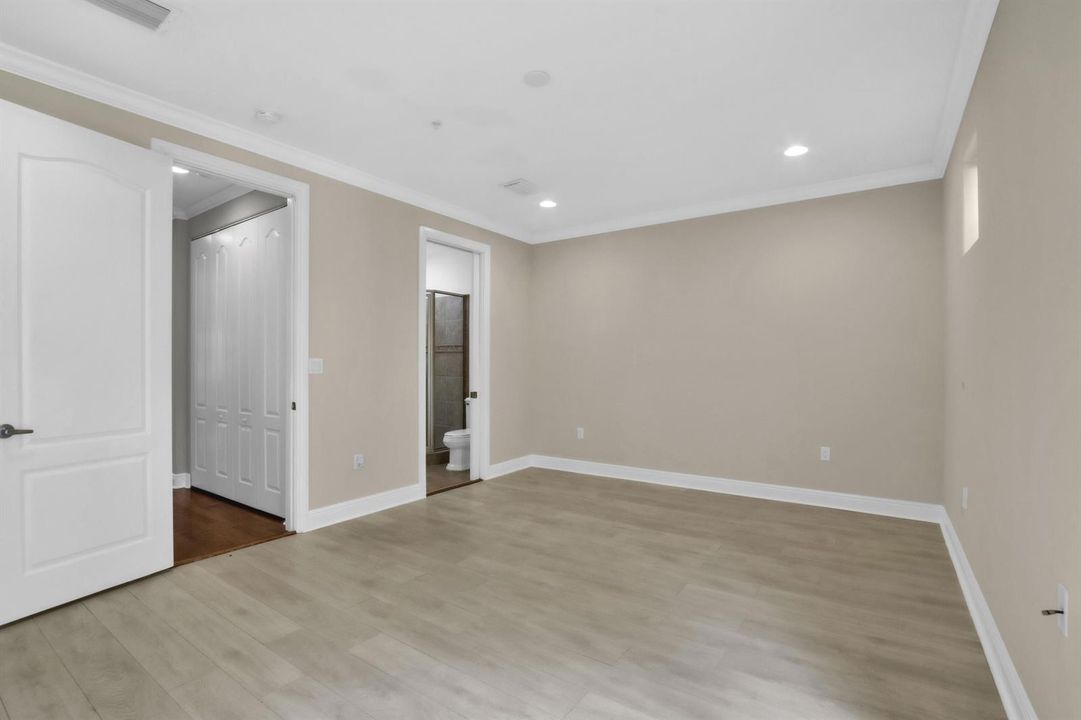 1362 Bayview Dr-48