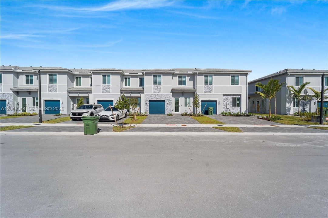 For Rent: $3,250 (4 beds, 3 baths, 1850 Square Feet)
