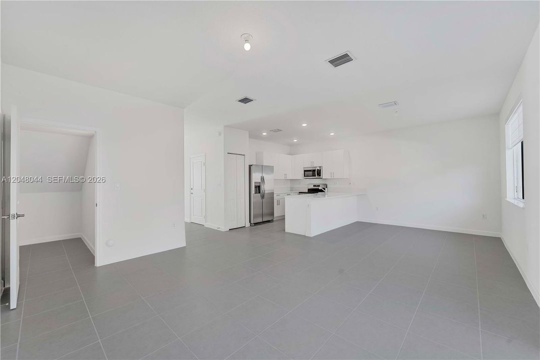 For Rent: $3,250 (4 beds, 3 baths, 1850 Square Feet)