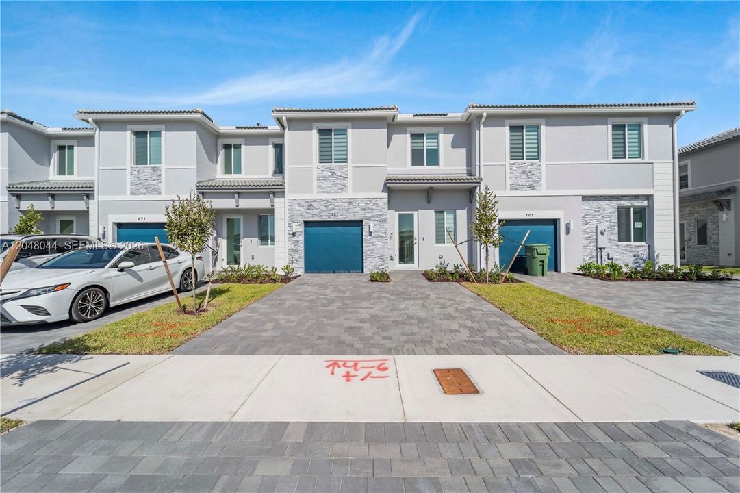 For Rent: $3,250 (4 beds, 3 baths, 1850 Square Feet)