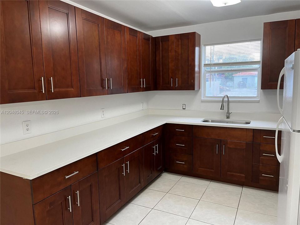 For Rent: $2,100 (2 beds, 1 baths, 18376 Square Feet)