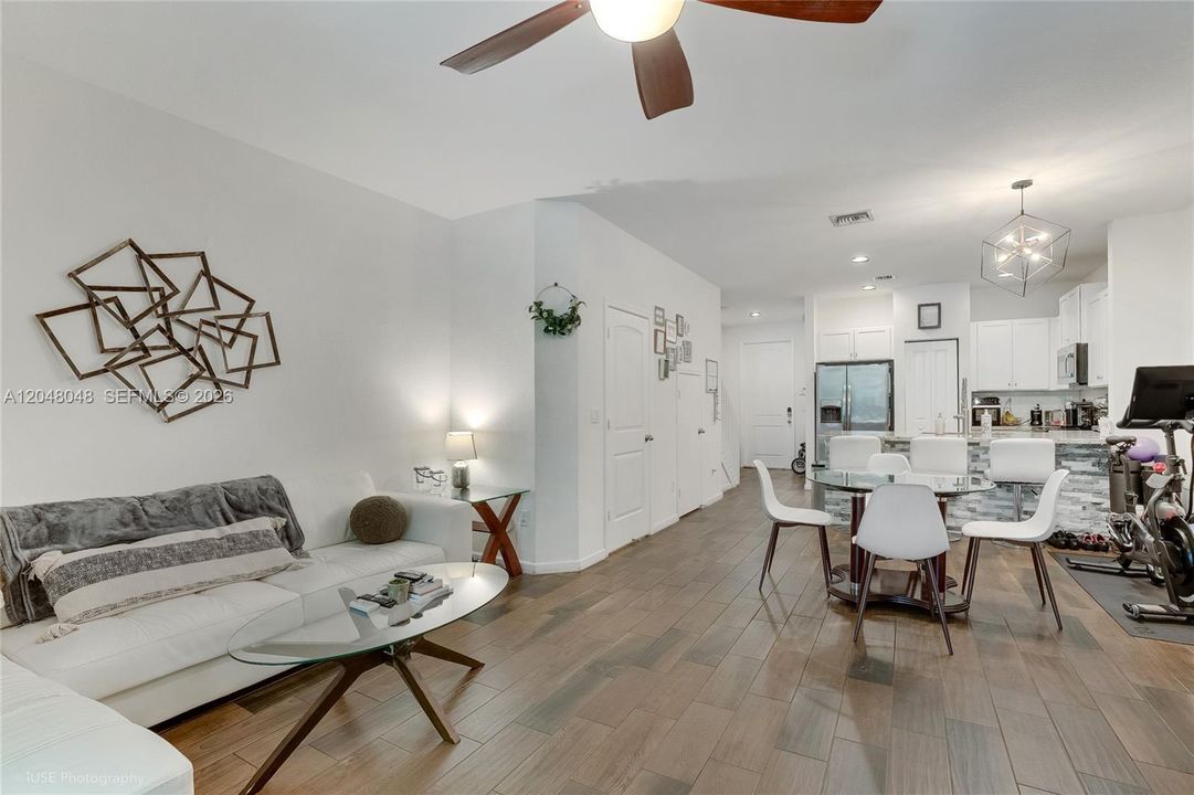 For Rent: $3,195 (3 beds, 2 baths, 1572 Square Feet)