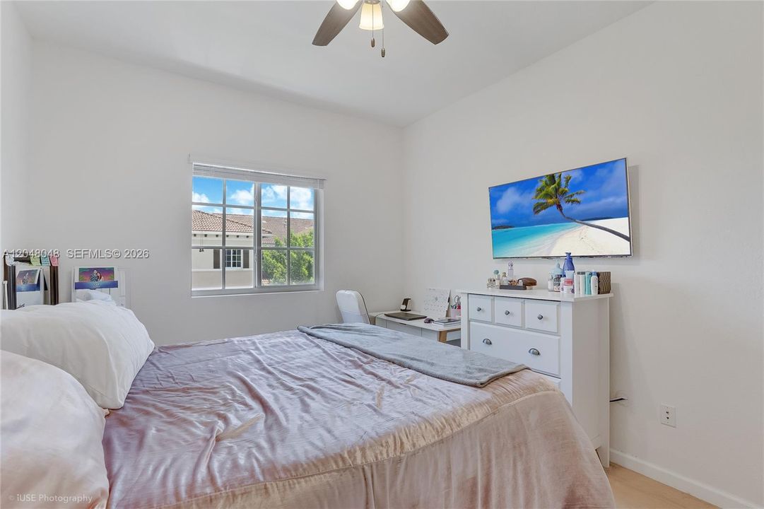 For Rent: $3,195 (3 beds, 2 baths, 1572 Square Feet)