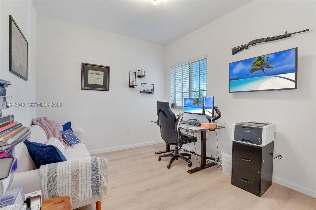 For Rent: $3,195 (3 beds, 2 baths, 1572 Square Feet)