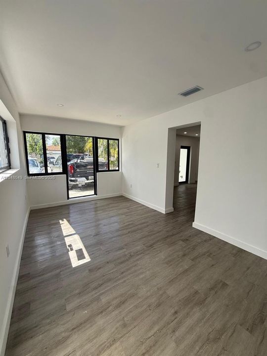 En Venta: $480,000 (3 camas, 2 baños, 1257 Pies cuadrados)