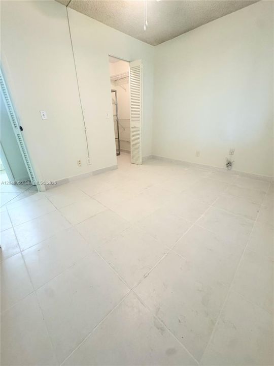 На продажу: $119,900 (2 спален, 2 ванн, 850 Квадратных фут)