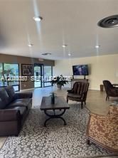 На продажу: $119,900 (2 спален, 2 ванн, 850 Квадратных фут)