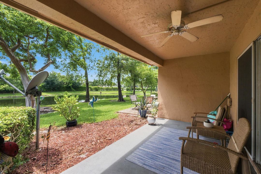 10158 Royal Palm Blvd_004