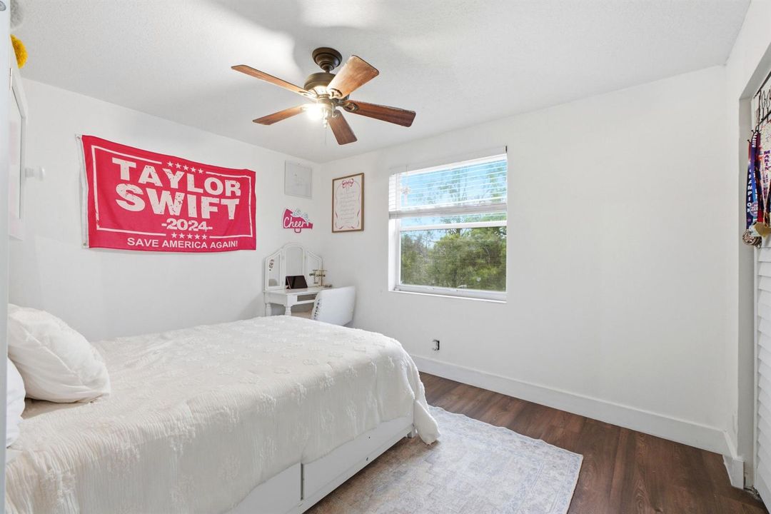 10158 Royal Palm Blvd_010