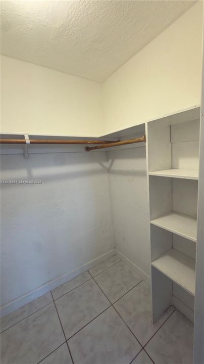 В аренду: $1,650 (1 спален, 1 ванн, 974 Квадратных фут)