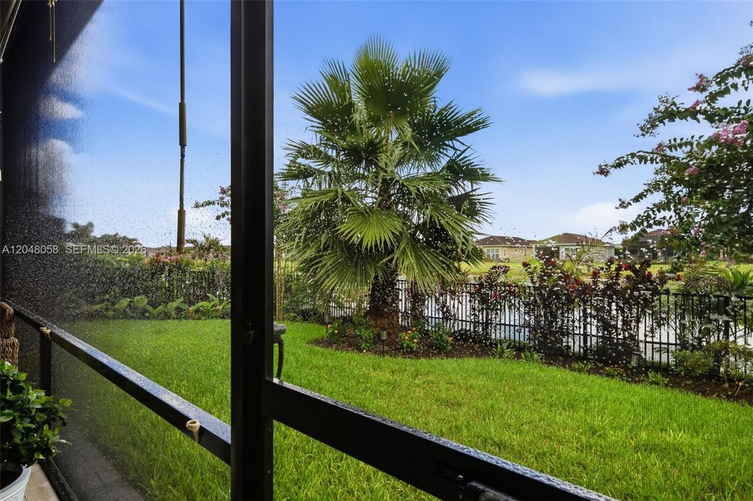 En Venta: $999,717 (4 camas, 4 baños, 3531 Pies cuadrados)