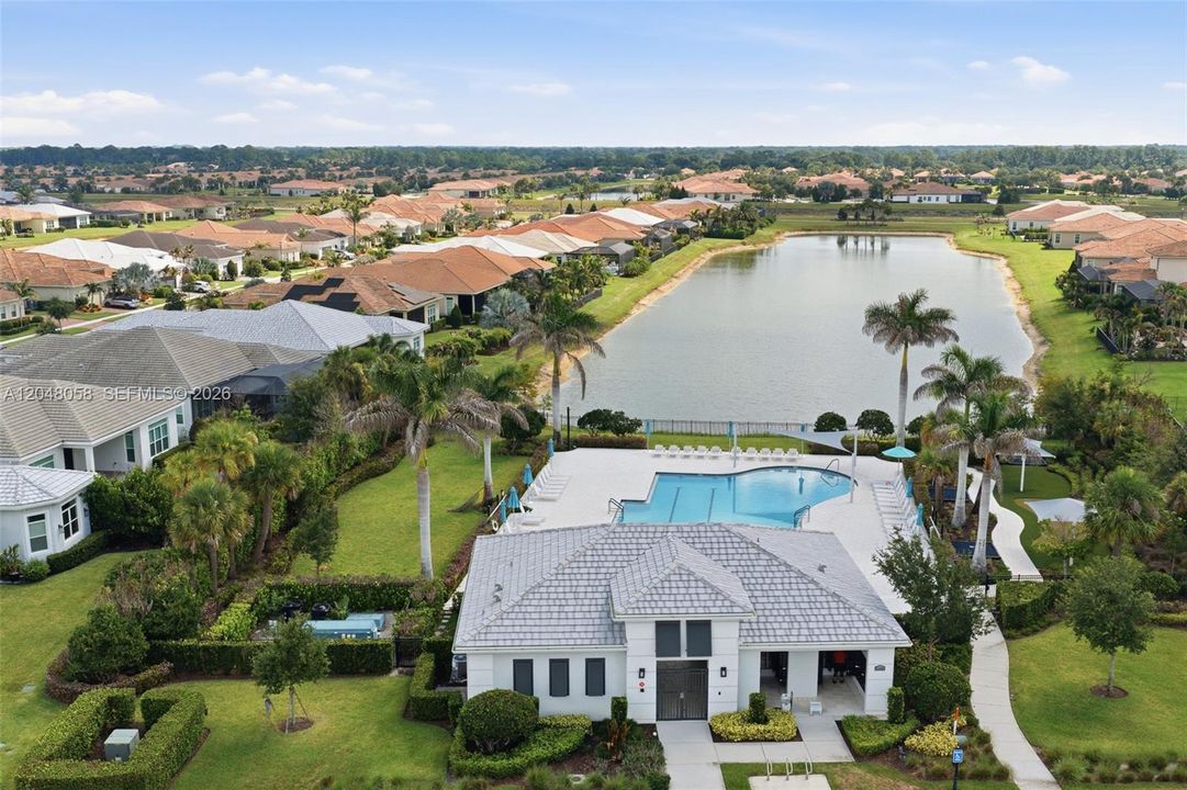 En Venta: $999,717 (4 camas, 4 baños, 3531 Pies cuadrados)