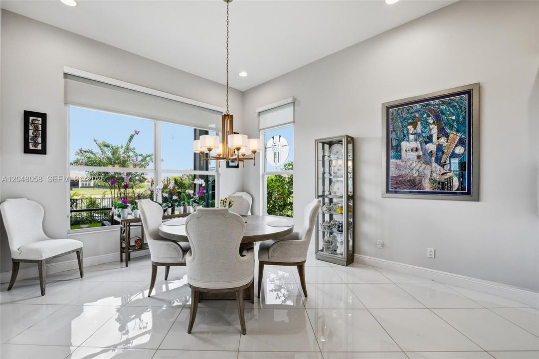 En Venta: $999,717 (4 camas, 4 baños, 3531 Pies cuadrados)
