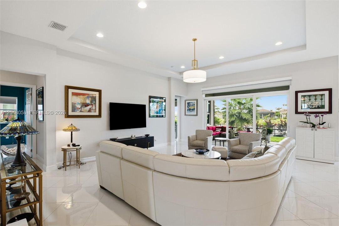 En Venta: $999,717 (4 camas, 4 baños, 3531 Pies cuadrados)