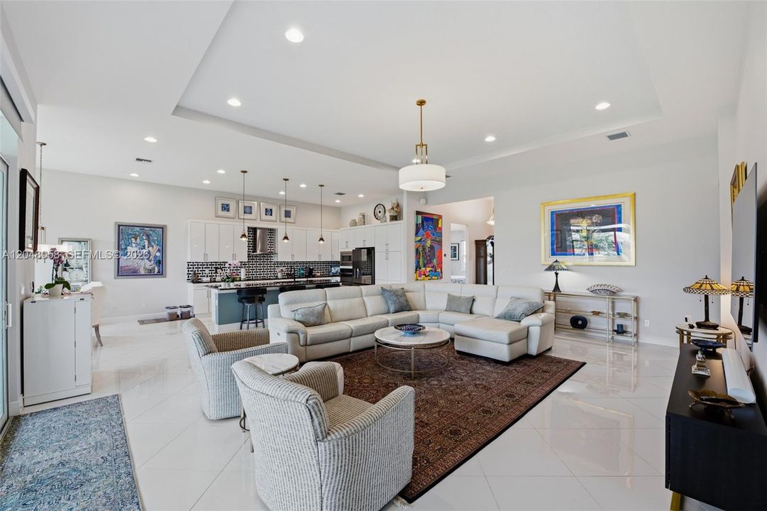 En Venta: $999,717 (4 camas, 4 baños, 3531 Pies cuadrados)