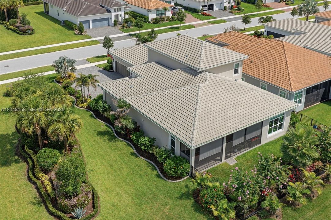 En Venta: $999,717 (4 camas, 4 baños, 3531 Pies cuadrados)