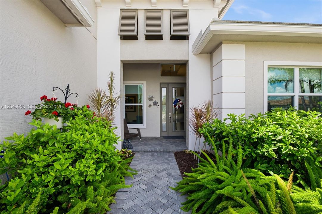 En Venta: $999,717 (4 camas, 4 baños, 3531 Pies cuadrados)