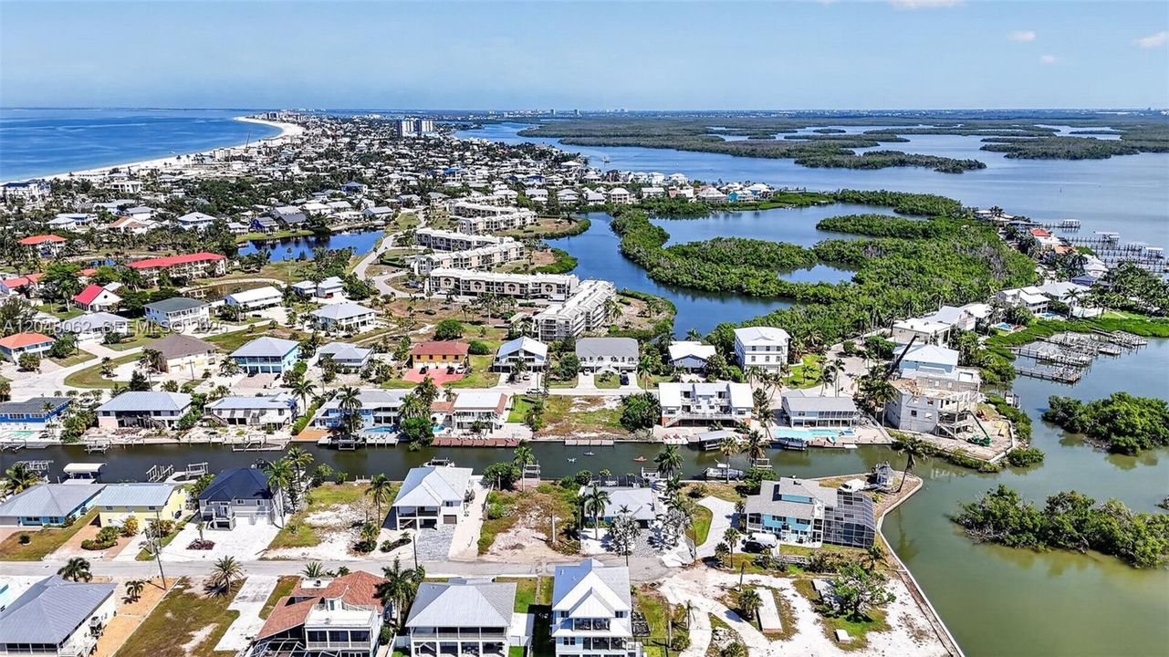 En Venta: $900,000 (0.11 acres)