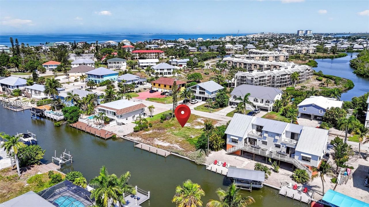 En Venta: $900,000 (0.11 acres)