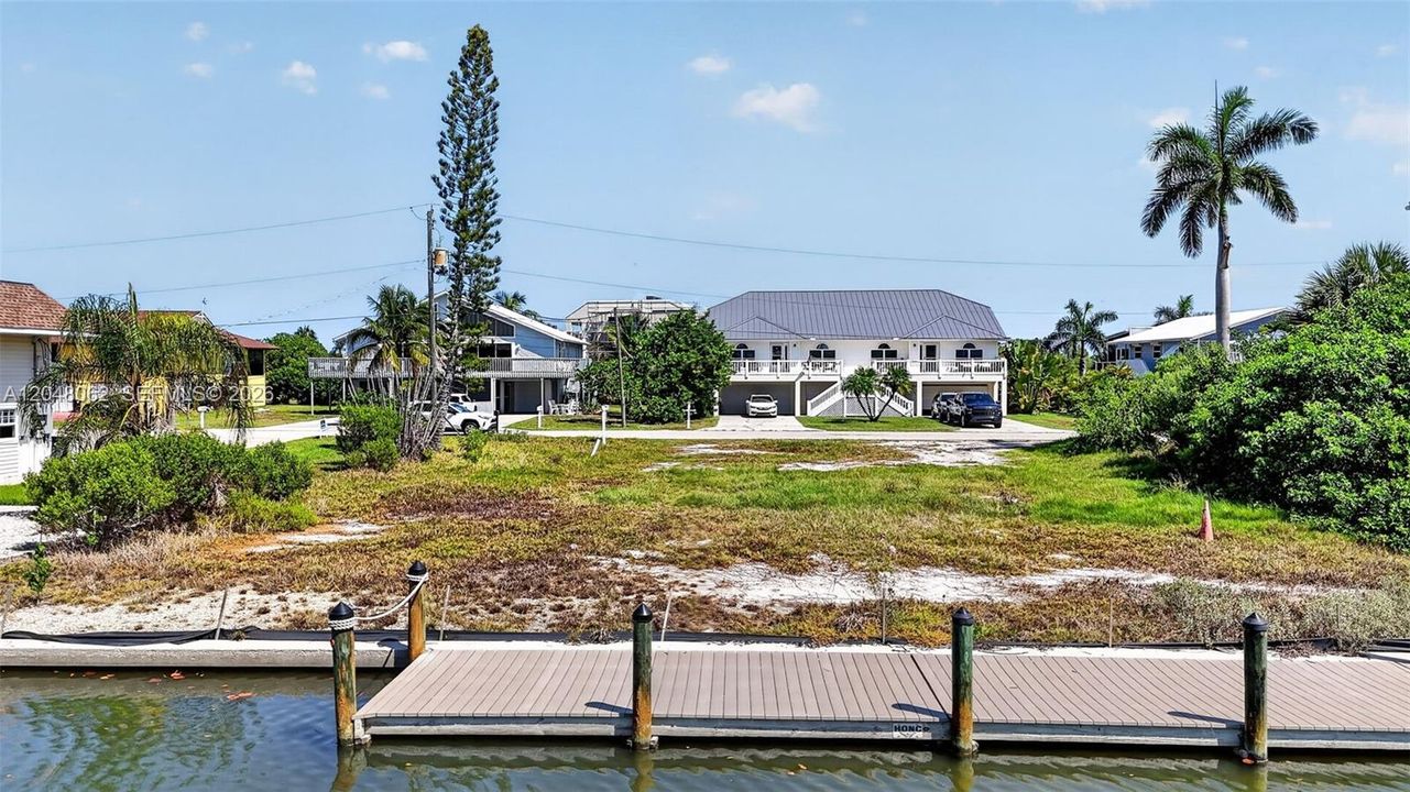 En Venta: $900,000 (0.11 acres)