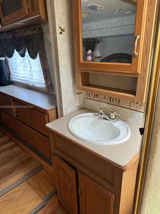 В аренду: $1,200 (1 спален, 1 ванн, 2040 Квадратных фут)
