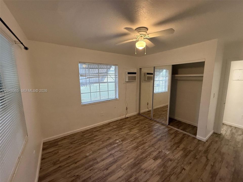 For Rent: $1,550 (1 beds, 1 baths, 1188 Square Feet)