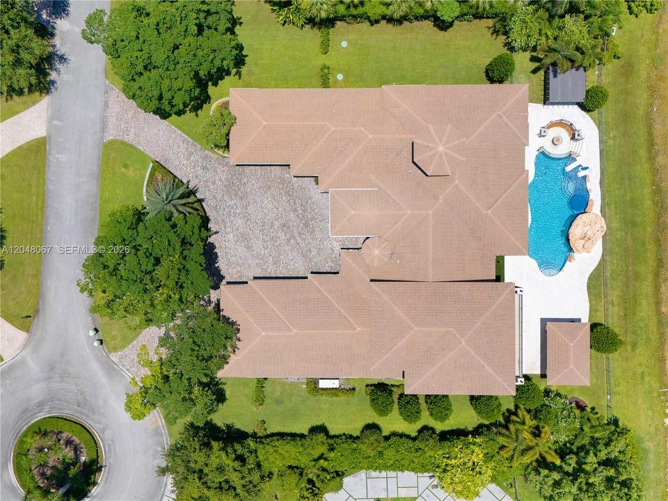 На продажу: $11,400,000 (6 спален, 8 ванн, 9546 Квадратных фут)