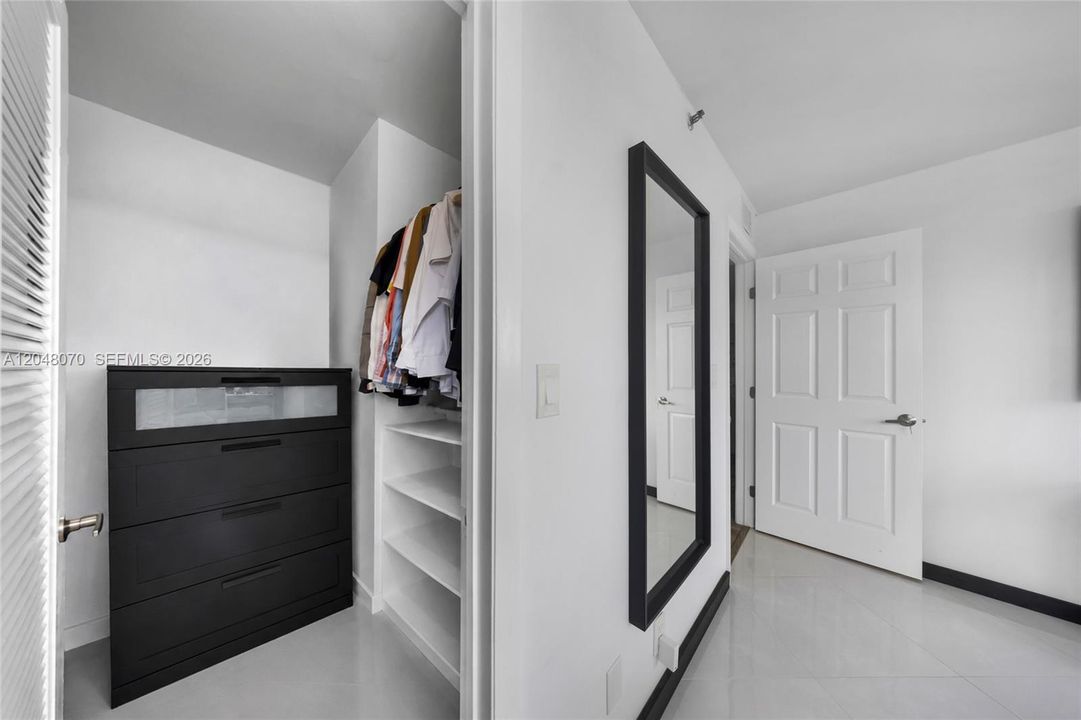 В аренду: $2,700 (2 спален, 2 ванн, 1140 Квадратных фут)