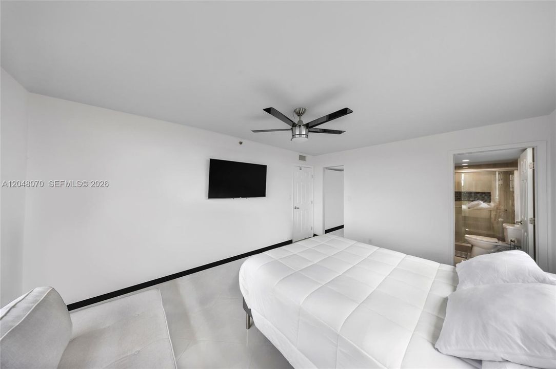 В аренду: $2,700 (2 спален, 2 ванн, 1140 Квадратных фут)
