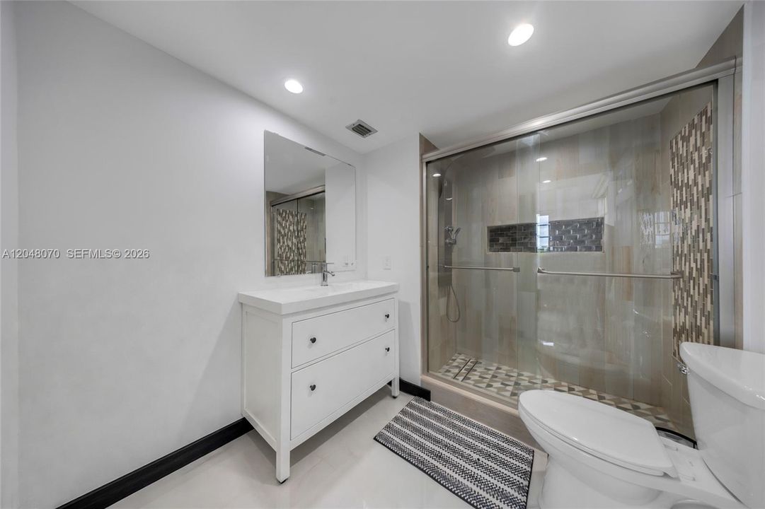 В аренду: $2,700 (2 спален, 2 ванн, 1140 Квадратных фут)